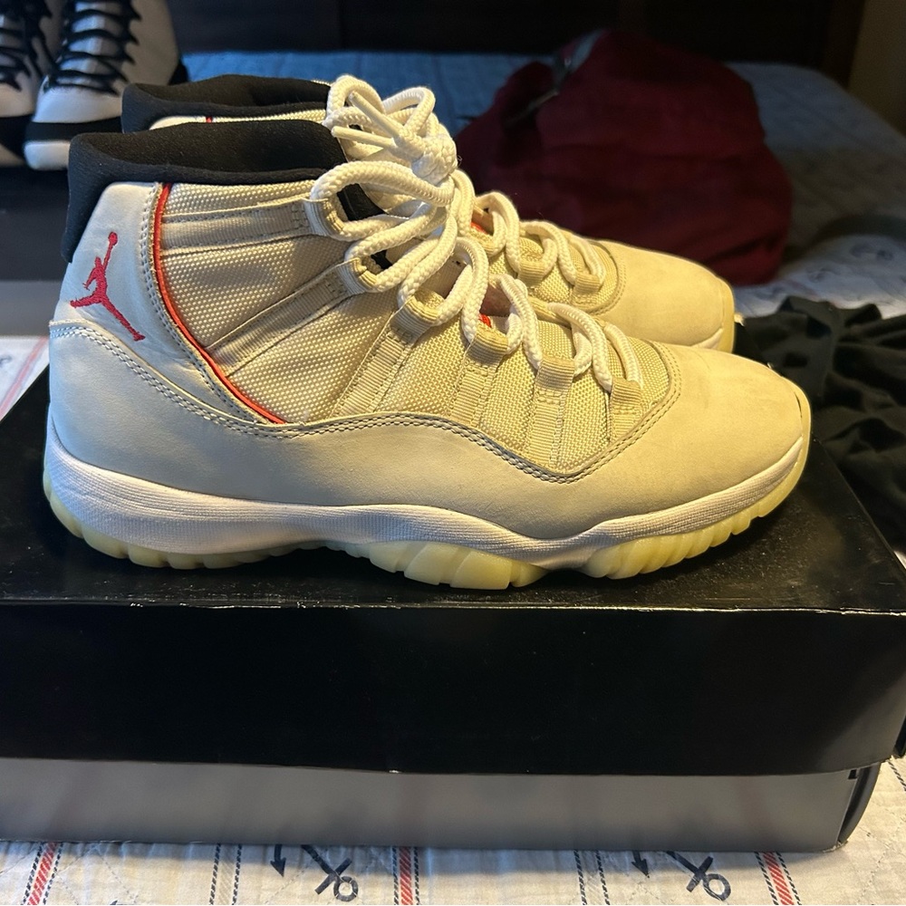 Jordan 11 gym red
